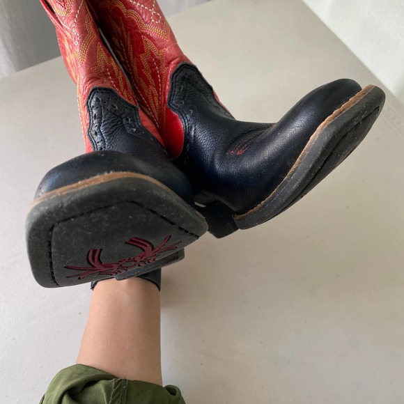 Ariat Kids' Adriano Moraes Bull Rider Western Boot Red & Black Square Toe Kid 4 - Picture 12 of 13